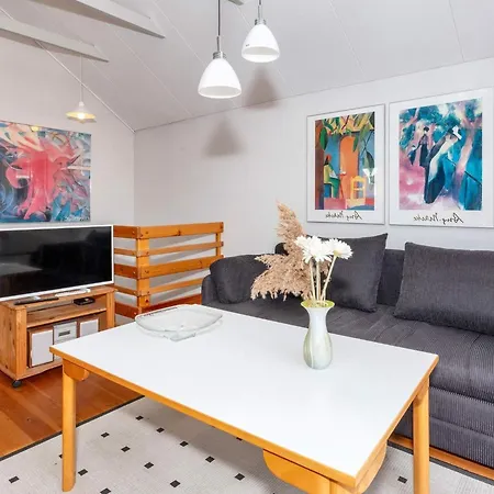 6 Person Holiday Home In Hadsund-By Traum *